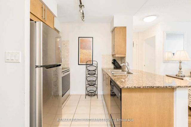 517 - 20 Blue Jays Way, Condo with 3 bedrooms, 2 bathrooms and 1 parking in Toronto ON | Image 39