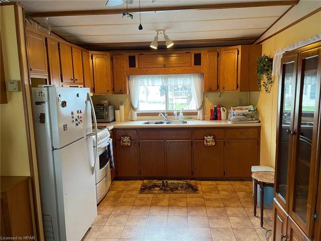 77719 Bluewater Hwy   32n Starboard, House detached with 1 bedrooms, 1 bathrooms and null parking in Central Huron ON | Image 4