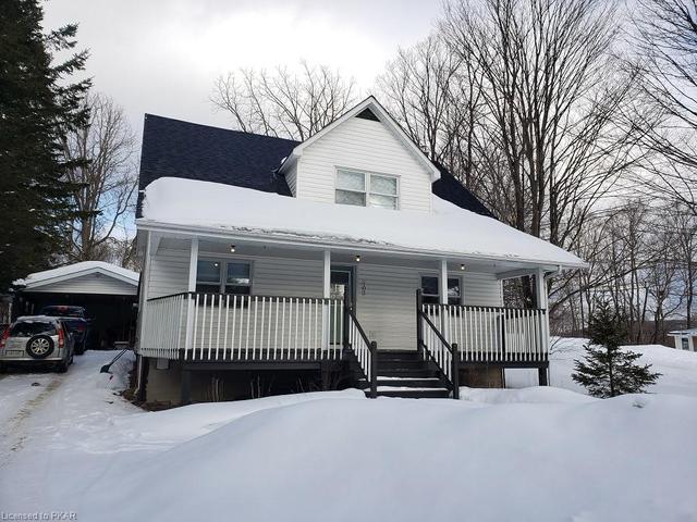 102 Bridge Street W, House detached with 3 bedrooms, 1 bathrooms and 5 parking in Bancroft ON | Image 1