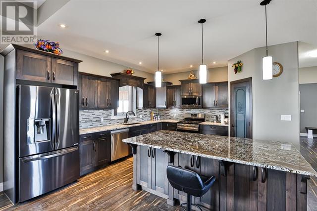 25 Lookout Drive, House detached with 7 bedrooms, 3 bathrooms and null parking in Lethbridge County AB | Image 3