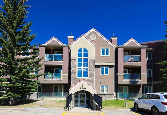 2714 - 3400 Edenwold Heights Nw, Condo with 2 bedrooms, 2 bathrooms and 1 parking in Calgary AB | Image 1