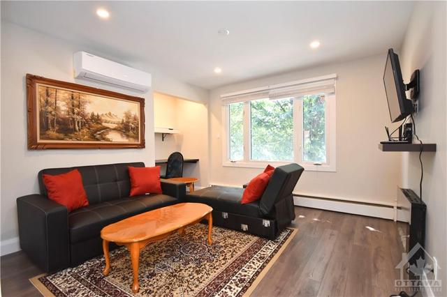 b - 89 Carillon Street, House detached with 3 bedrooms, 1 bathrooms and 1 parking in Ottawa ON | Image 4
