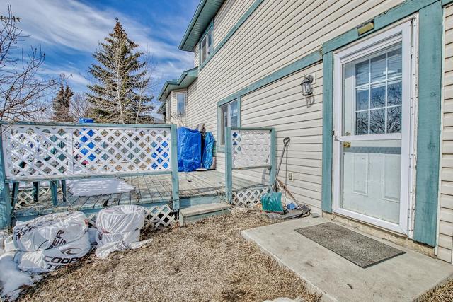 8051 Laguna Way Ne, House detached with 4 bedrooms, 2 bathrooms and 2 parking in Calgary AB | Image 35