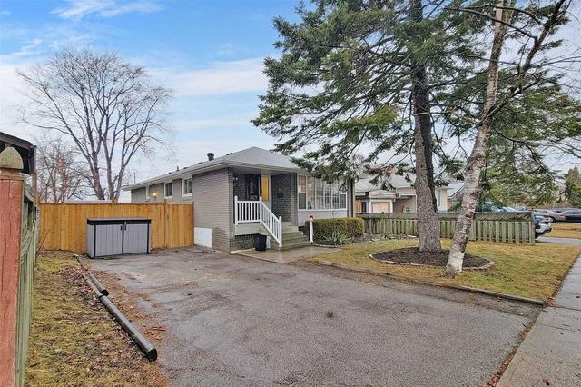1358 Poprad Ave, House detached with 3 bedrooms, 3 bathrooms and 4 parking in Pickering ON | Image 1