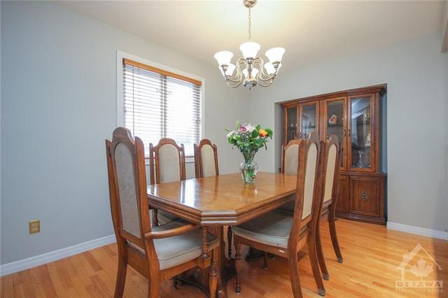 6733 Tooney Drive, House detached with 3 bedrooms, 3 bathrooms and 5 parking in Ottawa ON | Image 6