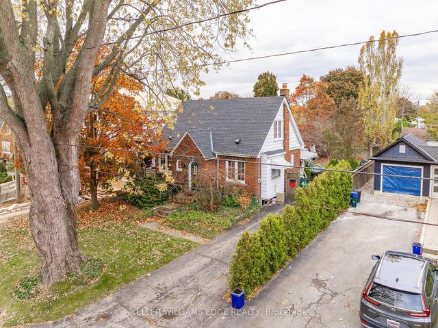978 North Shore Blvd W, House detached with 3 bedrooms, 1 bathrooms and 3 parking in Burlington ON | Image 12