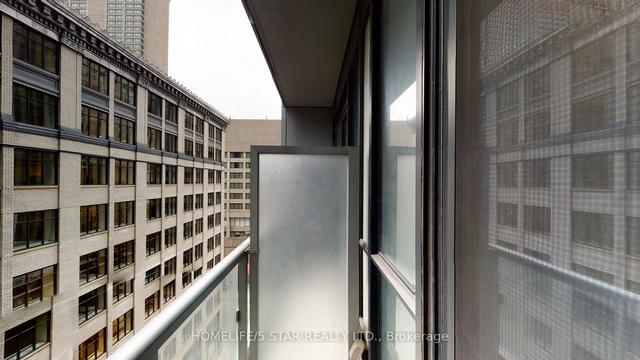 912 - 70 Temperance St, Condo with 1 bedrooms, 1 bathrooms and 0 parking in Toronto ON | Image 19