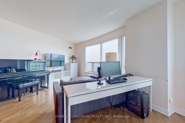 2810 - 36 Lee Centre Dr, Condo with 2 bedrooms, 2 bathrooms and 1 parking in Toronto ON | Image 32