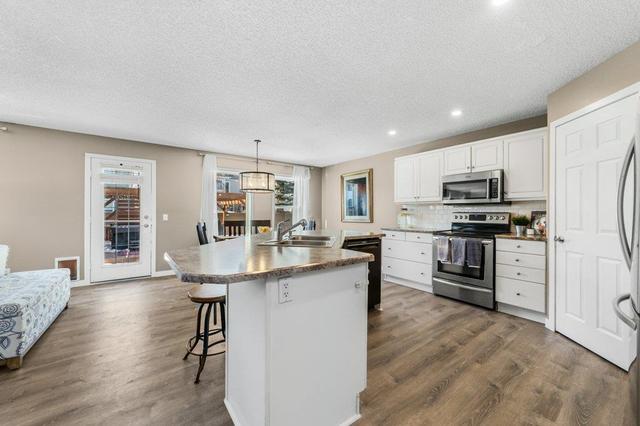 315 Chaparral Place Se, House detached with 3 bedrooms, 3 bathrooms and 4 parking in Calgary AB | Image 8