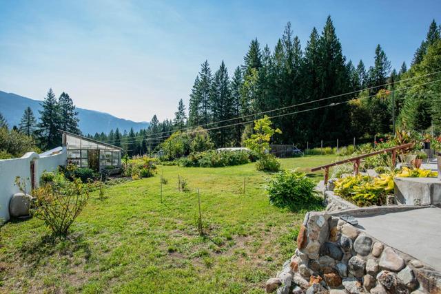 1450 Stewart Creek Road, House detached with 3 bedrooms, 5 bathrooms and null parking in Kootenay Boundary C BC | Image 25