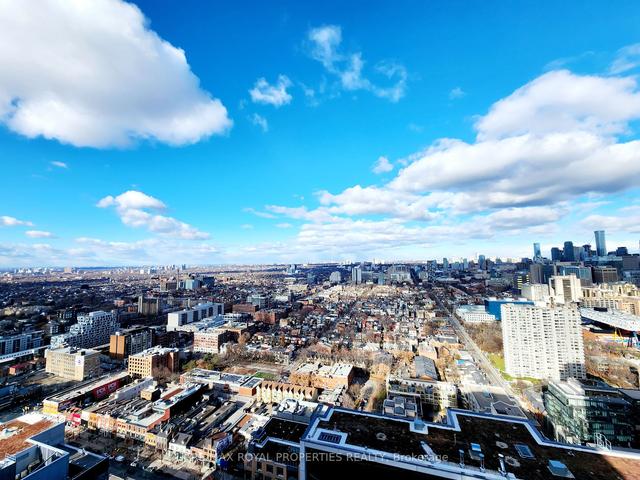 ph 3608 - 125 Peter St, Condo with 2 bedrooms, 1 bathrooms and 1 parking in Toronto ON | Image 11
