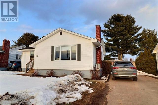 177 Sumner Ave, House detached with 2 bedrooms, 2 bathrooms and null parking in Moncton NB | Image 2