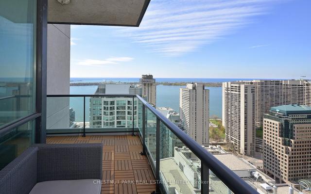 ph 7 - 16 Yonge St, Condo with 3 bedrooms, 3 bathrooms and 1 parking in Toronto ON | Image 1