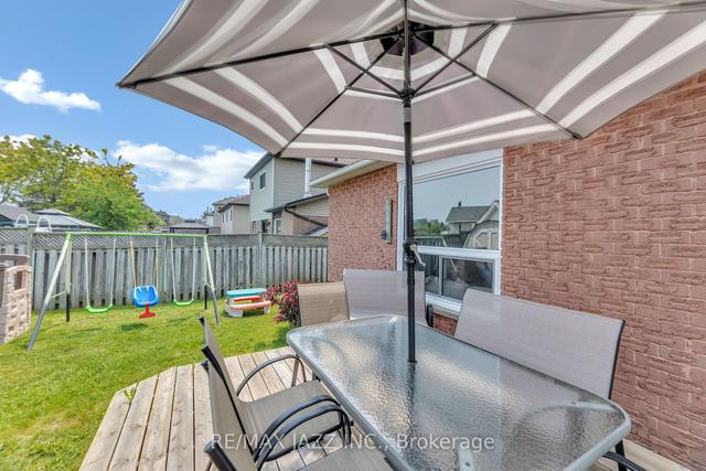49 Sandringham Dr, House detached with 3 bedrooms, 3 bathrooms and 4 parking in Clarington ON | Image 27
