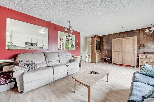 83 Brazeau Crescent Sw, House detached with 4 bedrooms, 1 bathrooms and 2 parking in Calgary AB | Image 10