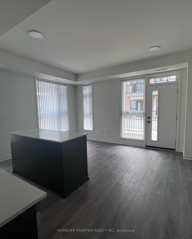 b105 - 150 Canon Jackson Dr, Condo with 2 bedrooms, 1 bathrooms and 1 parking in Toronto ON | Image 3