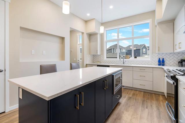 985 Mahogany Boulevard Se, Home with 5 bedrooms, 4 bathrooms and 1 parking in Calgary AB | Image 9