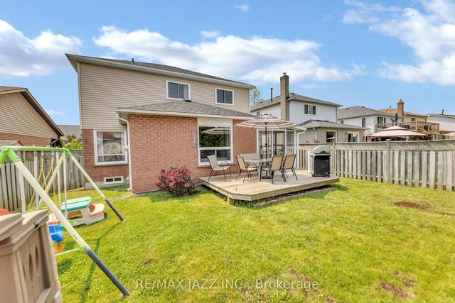 49 Sandringham Dr, House detached with 3 bedrooms, 3 bathrooms and 4 parking in Clarington ON | Image 28