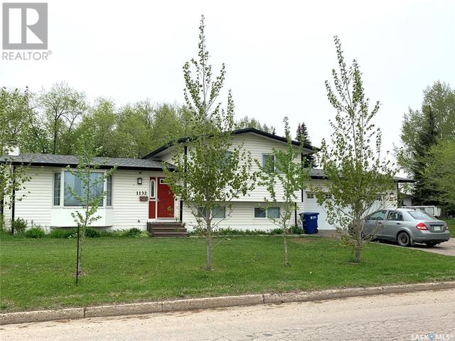 1132 Gordon Street, House detached with 5 bedrooms, 2 bathrooms and null parking in Moosomin SK | Image 1