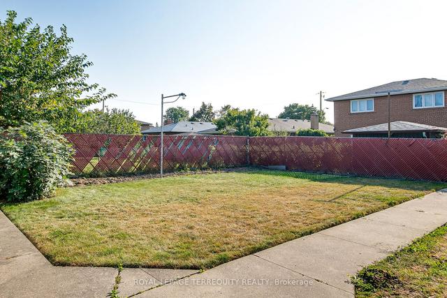 3 Byworth Blvd, House detached with 3 bedrooms, 3 bathrooms and 4 parking in Toronto ON | Image 24