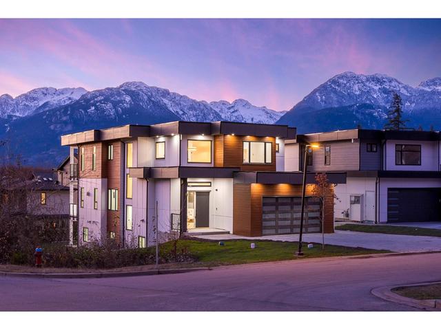 1 - 3385 Mamquam Road, House detached with 6 bedrooms, 6 bathrooms and 3 parking in Squamish BC | Image 11
