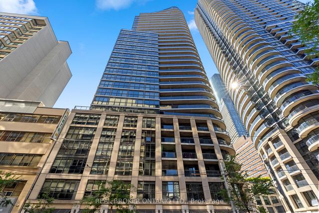 2208 - 25 Carlton St, Condo with 1 bedrooms, 1 bathrooms and 0 parking in Toronto ON | Image 1