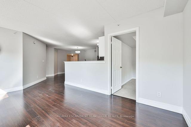 113 - 2035 Appleby Line, Condo with 2 bedrooms, 2 bathrooms and 1 parking in Burlington ON | Image 10