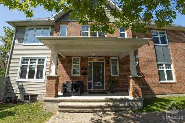 420 Cache Bay, Townhouse with 4 bedrooms, 3 bathrooms and 6 parking in Ottawa ON | Image 2