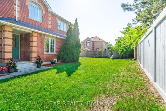 36 Lent Cres W, House attached with 3 bedrooms, 3 bathrooms and 2 parking in Brampton ON | Image 23