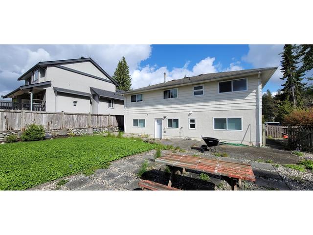 2286 Austin Avenue, House detached with 4 bedrooms, 2 bathrooms and 6 parking in Coquitlam BC | Image 12