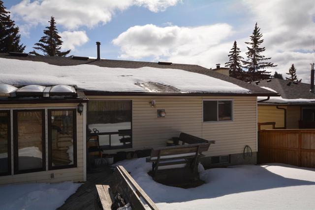 92 Edgewood Drive Nw, House detached with 3 bedrooms, 2 bathrooms and 4 parking in Calgary AB | Image 9