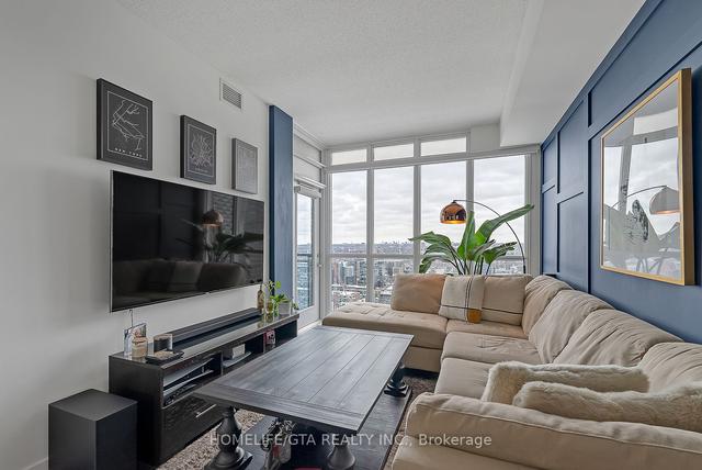 3812 - 15 Iceboat Terr, Condo with 1 bedrooms, 1 bathrooms and 1 parking in Toronto ON | Image 9