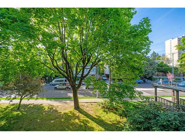 311 - 410 Agnes Street, Condo with 1 bedrooms, 1 bathrooms and 1 parking in New Westminster BC | Image 3