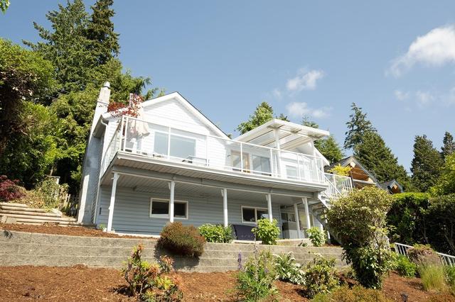 1249 Point Road, House detached with 3 bedrooms, 2 bathrooms and 3 parking in Sunshine Coast F BC | Image 2