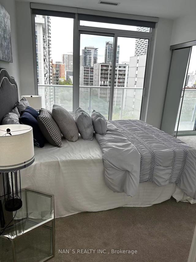 809 - 501 Yonge St, Condo with 2 bedrooms, 2 bathrooms and 0 parking in Toronto ON | Image 2