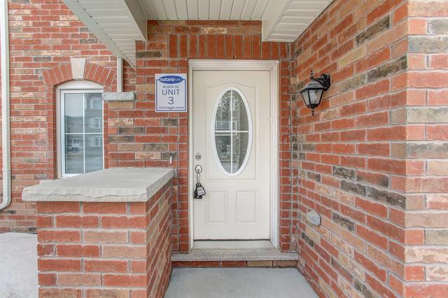 1035 Dragonfly Ave, House attached with 3 bedrooms, 3 bathrooms and 1 parking in Pickering ON | Image 2
