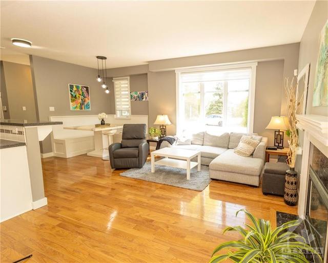 420 Cache Bay, Townhouse with 4 bedrooms, 3 bathrooms and 6 parking in Ottawa ON | Image 5