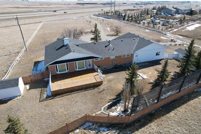 95026 - River Ridge Road, House detached with 4 bedrooms, 3 bathrooms and 4 parking in Lethbridge County AB | Image 2
