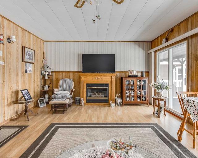 66 Peel St, House detached with 2 bedrooms, 2 bathrooms and 6 parking in Penetanguishene ON | Image 7