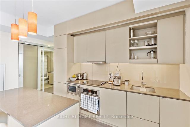 716 - 101 Peter St W, Condo with 1 bedrooms, 1 bathrooms and 0 parking in Toronto ON | Image 5