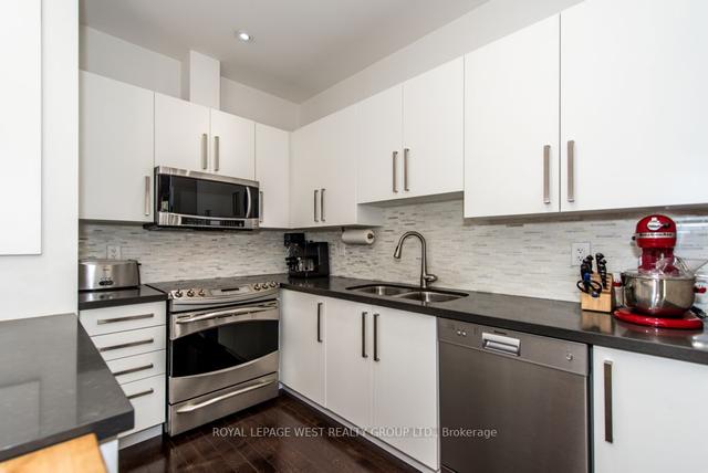 8 - 200 Annette St, Townhouse with 3 bedrooms, 3 bathrooms and 1 parking in Toronto ON | Image 26