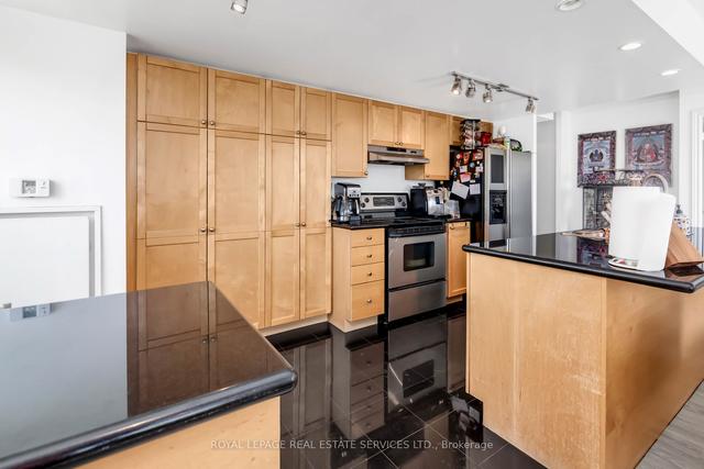 812 - 300 Balliol St, Condo with 2 bedrooms, 2 bathrooms and 2 parking in Toronto ON | Image 27