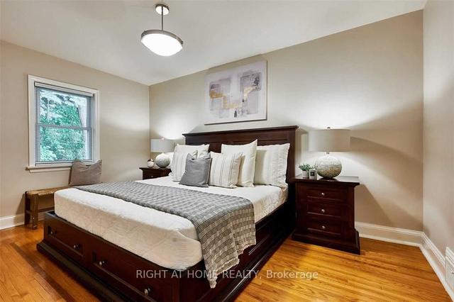 161 Hillmount Ave, House detached with 3 bedrooms, 2 bathrooms and 4 parking in Toronto ON | Image 2