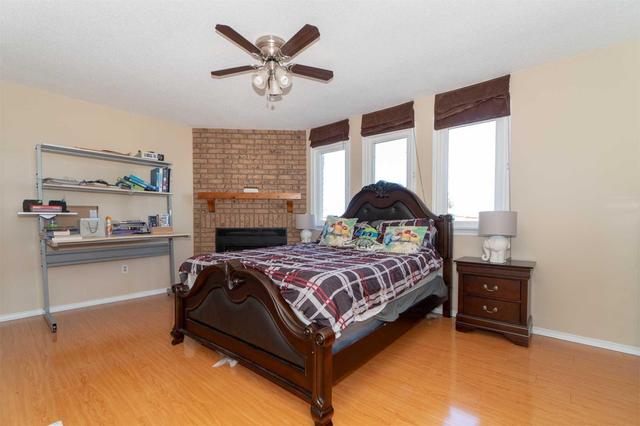 80 Atkins Circ, House detached with 4 bedrooms, 4 bathrooms and 2 parking in Brampton ON | Image 12