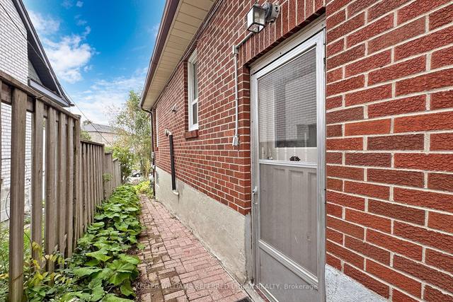 24 Kenora Cres, House detached with 3 bedrooms, 2 bathrooms and 5 parking in Toronto ON | Image 22