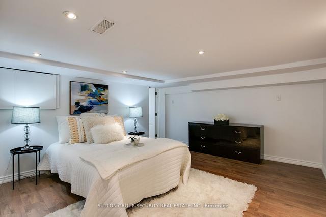 22 Bowie Ave, House detached with 2 bedrooms, 2 bathrooms and 2 parking in Toronto ON | Image 19