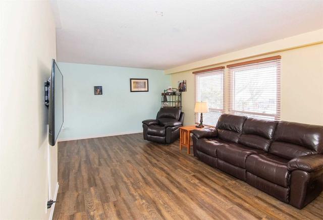 7209 Fayette Circ, House detached with 3 bedrooms, 2 bathrooms and 4 parking in Mississauga ON | Image 3