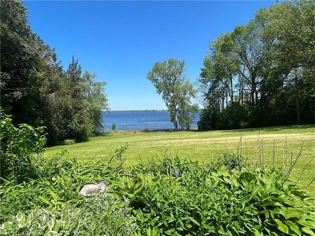 2756 County Road 3, House detached with 3 bedrooms, 1 bathrooms and null parking in Prince Edward County ON | Image 17