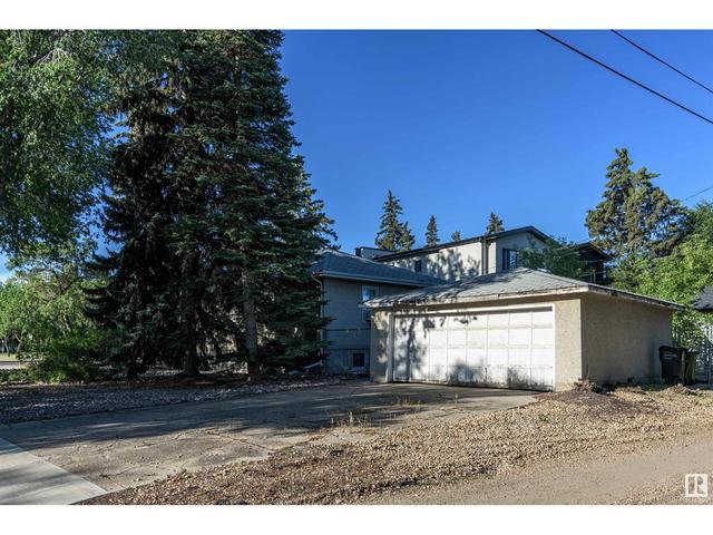 11304 72 Av Nw, House detached with 5 bedrooms, 2 bathrooms and null parking in Edmonton AB | Image 4