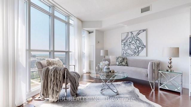 1806 - 21 Iceboat Terr, Condo with 2 bedrooms, 2 bathrooms and 1 parking in Toronto ON | Image 25